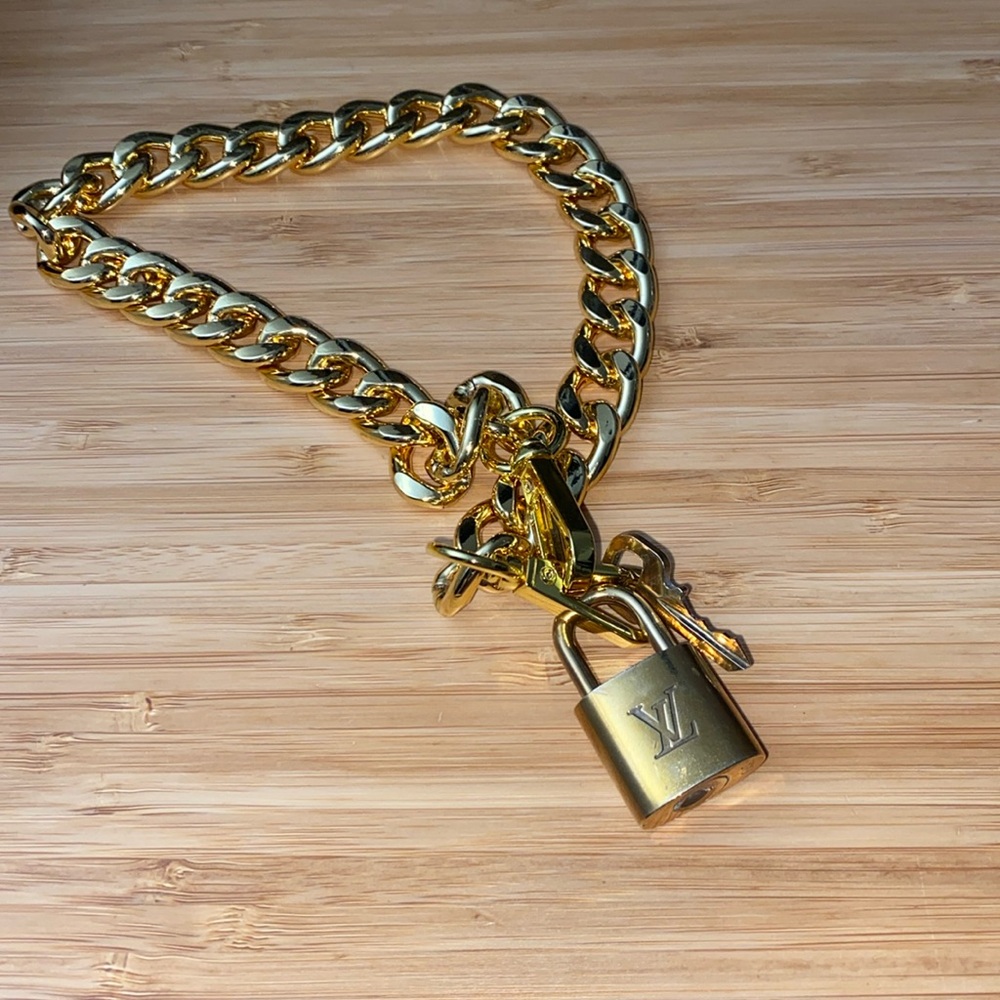Louis Vuitton Padlock And Key - Picture 5 of 7